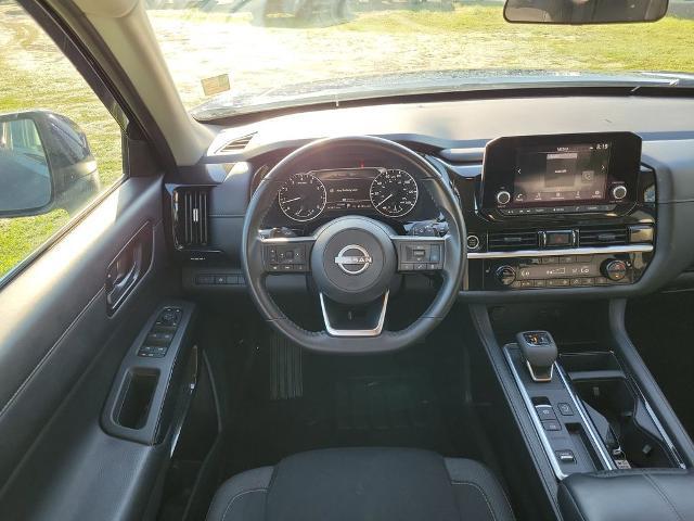2024 Nissan Pathfinder SV FWD