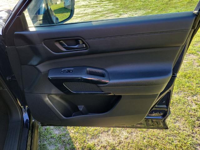 2024 Nissan Pathfinder SV FWD
