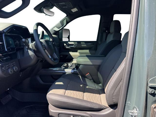 2026 Chevrolet Silverado 2500HD Crew Cab, Standard Bed, XR2, 4WD