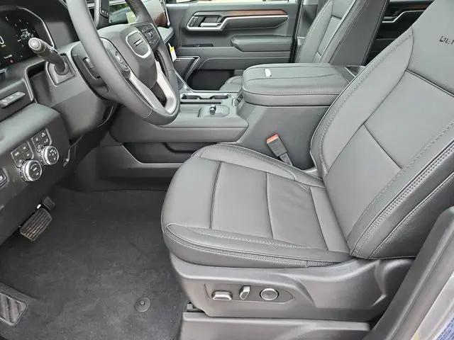 2026 GMC Sierra 2500HD Crew Cab, Standard Bed, Denali, 4WD