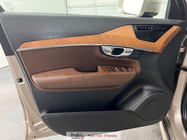 2024 Volvo XC90 B6 Plus Bright Theme 7-Seater