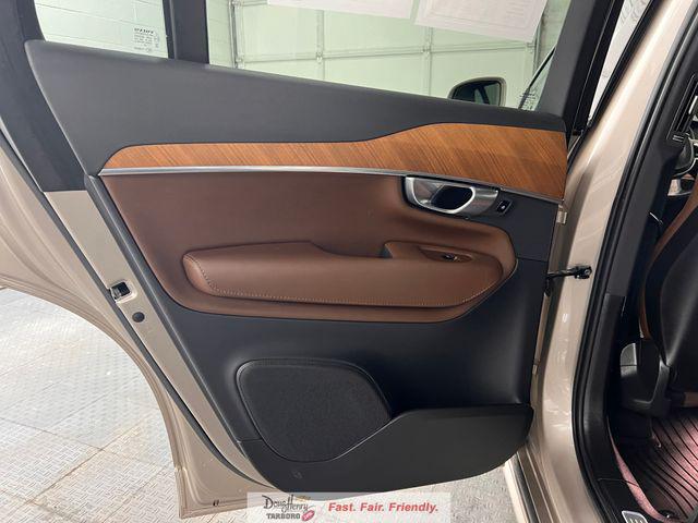 2024 Volvo XC90 B6 Plus Bright Theme 7-Seater
