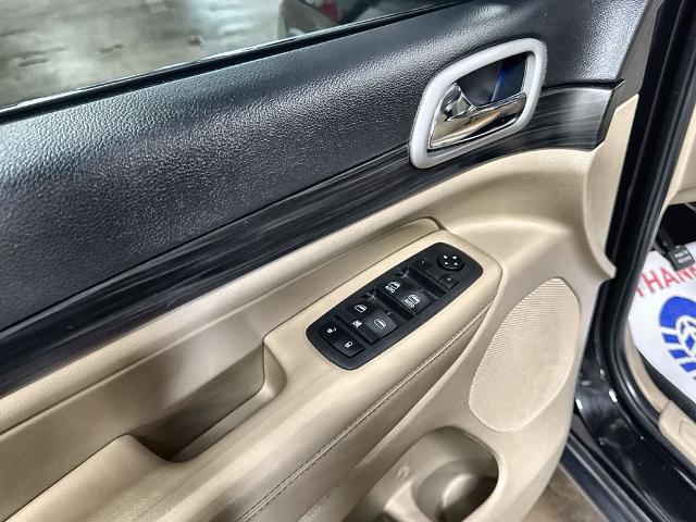 2022 Jeep Grand Cherokee Laredo E 4x4