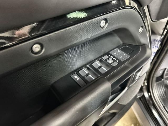 2025 Land Rover Defender 110 P300