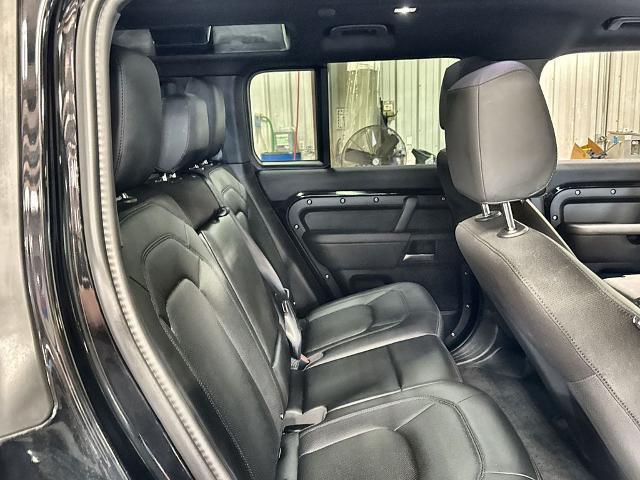 2025 Land Rover Defender 110 P300