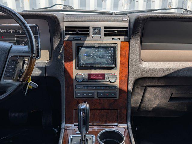 2014 Lincoln Navigator Base