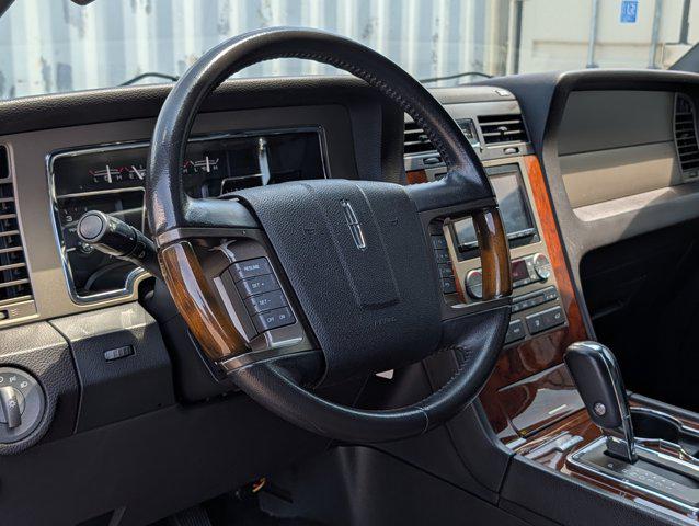2014 Lincoln Navigator Base