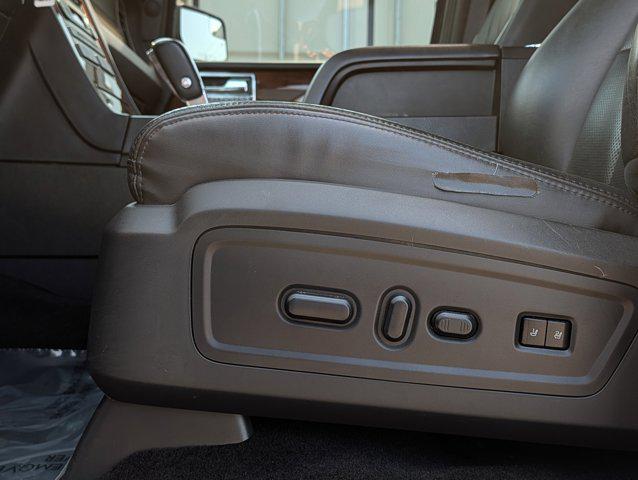 2014 Lincoln Navigator Base