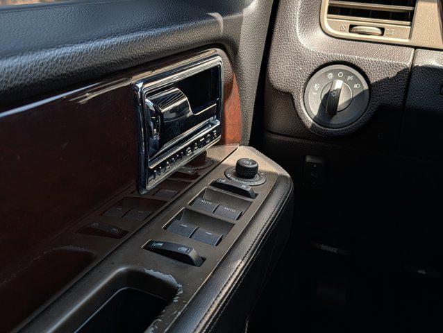 2014 Lincoln Navigator Base