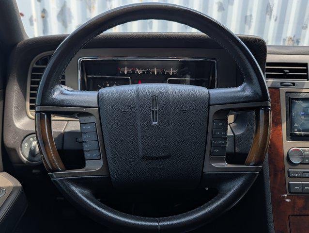 2014 Lincoln Navigator Base