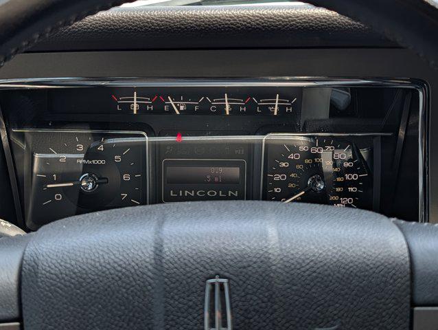 2014 Lincoln Navigator Base