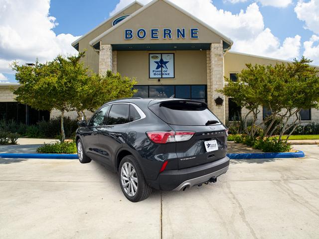 2022 Ford Escape Titanium Hybrid