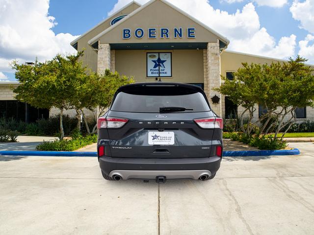 2022 Ford Escape Titanium Hybrid
