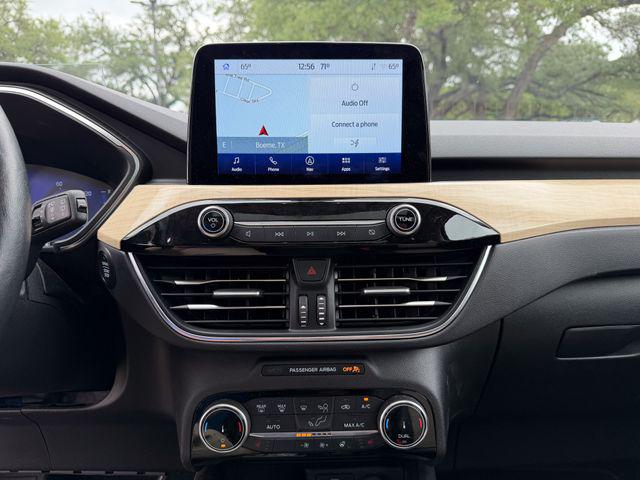2022 Ford Escape Titanium Hybrid