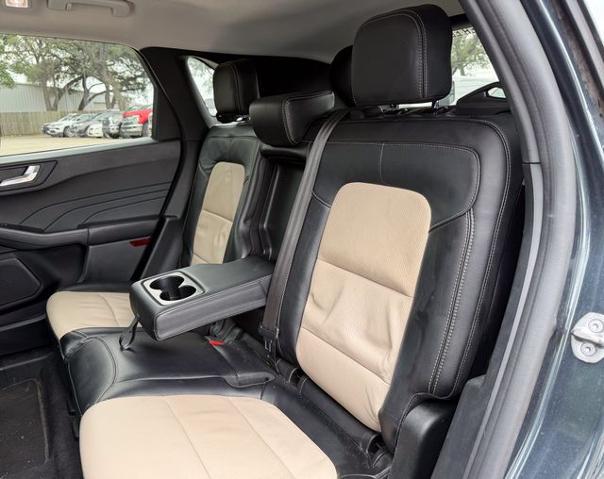 2022 Ford Escape Titanium Hybrid