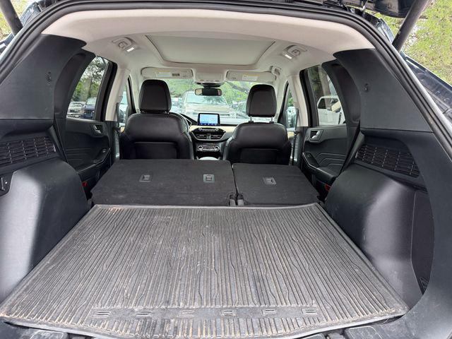 2022 Ford Escape Titanium Hybrid