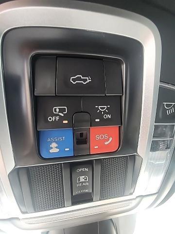 2022 Ram 1500 Laramie Crew Cab 4x4 5'7" Box