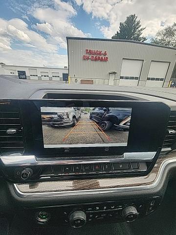 2022 Chevrolet Silverado 1500 4WD Crew Cab Standard Bed LT