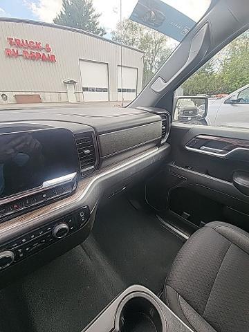 2022 Chevrolet Silverado 1500 4WD Crew Cab Standard Bed LT