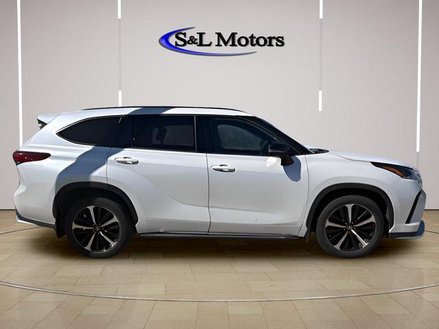 2022 Toyota Highlander XSE