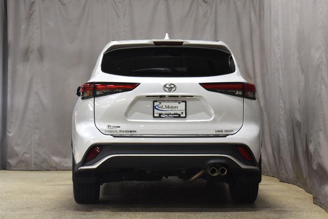 2022 Toyota Highlander XSE