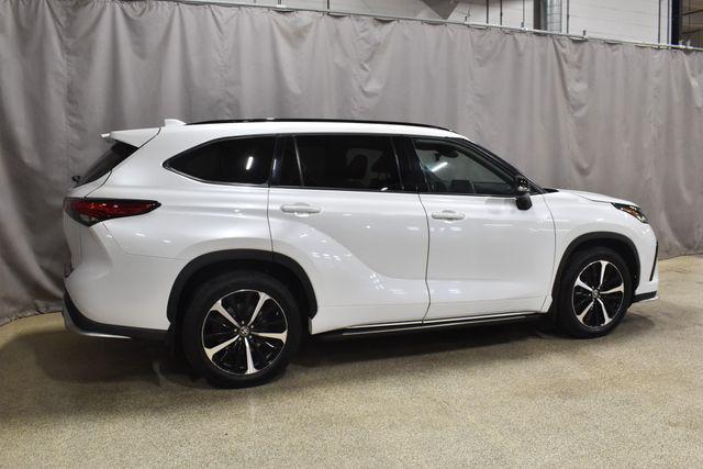 2022 Toyota Highlander XSE