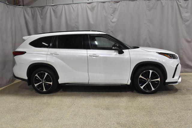 2022 Toyota Highlander XSE