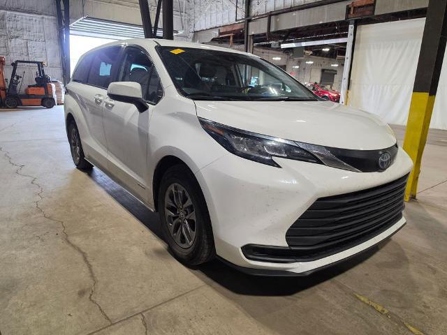 2021 Toyota Sienna LE for sale near Chillicothe, OH