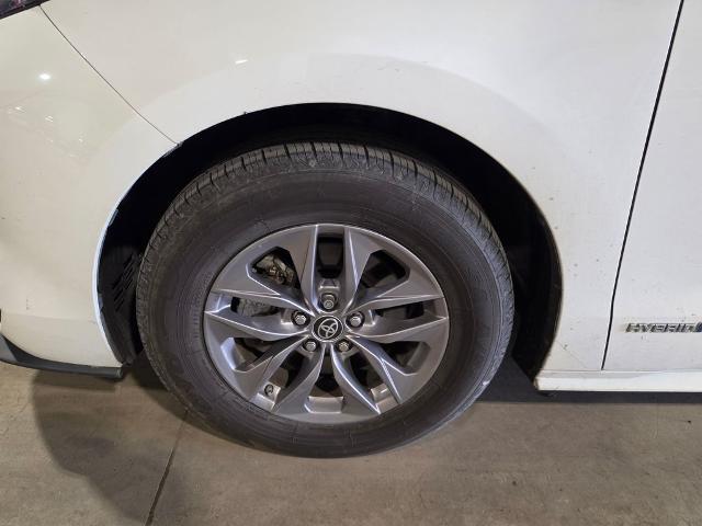 2021 Toyota Sienna LE