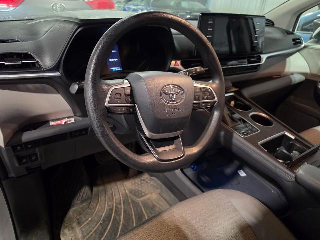 2021 Toyota Sienna LE