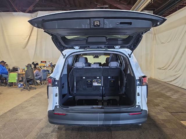 2021 Toyota Sienna LE