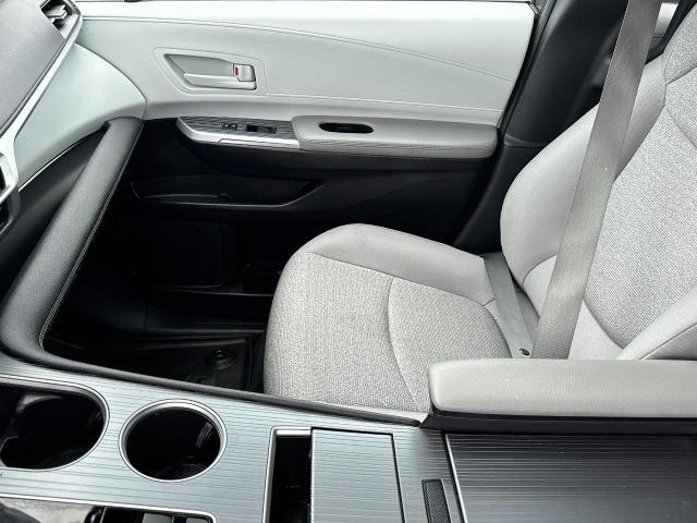 2025 Toyota Sienna LE