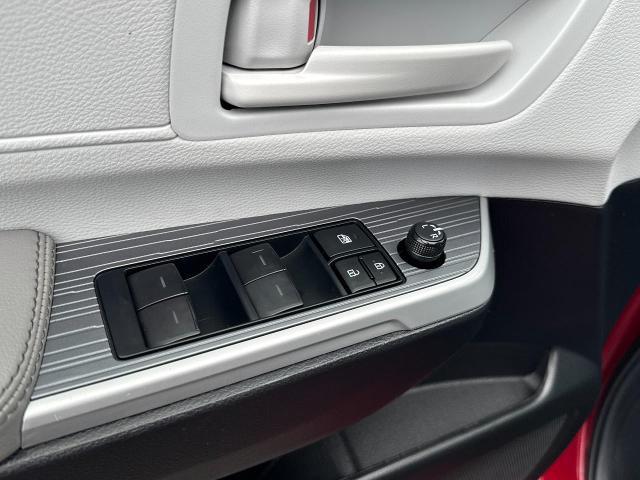 2025 Toyota Sienna LE