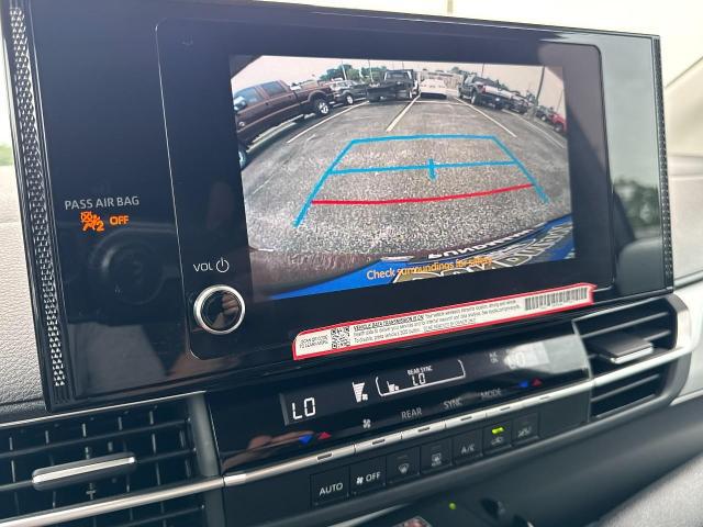 2025 Toyota Sienna LE