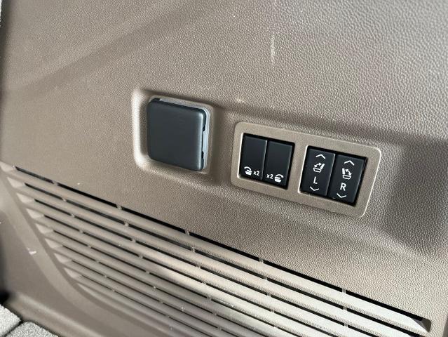2023 GMC Yukon 4WD Denali