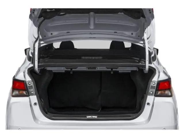 2025 Nissan Versa 1.6 SR
