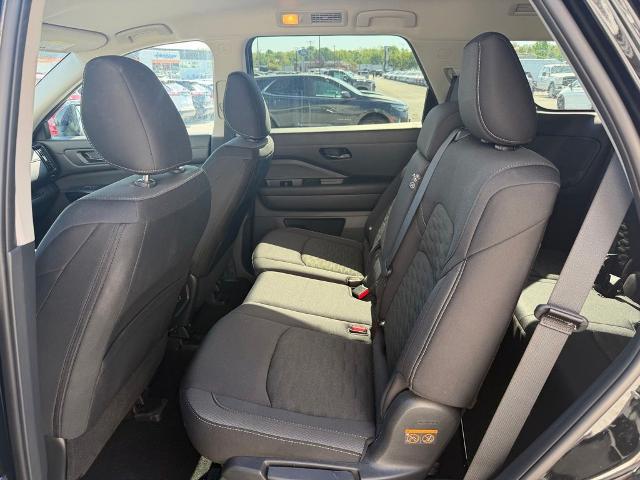 2025 Nissan Pathfinder SV FWD