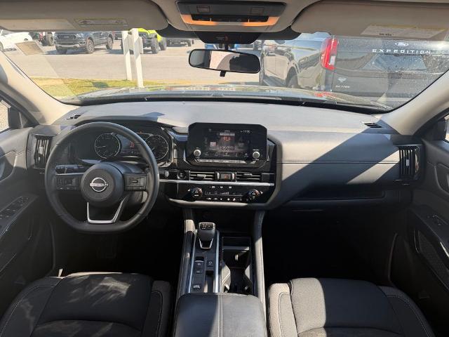 2025 Nissan Pathfinder SV FWD