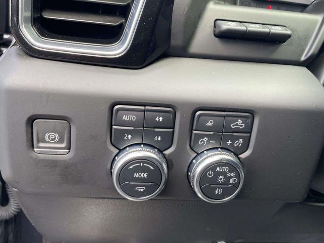 2023 GMC Sierra 1500 4WD Crew Cab Short Box Denali