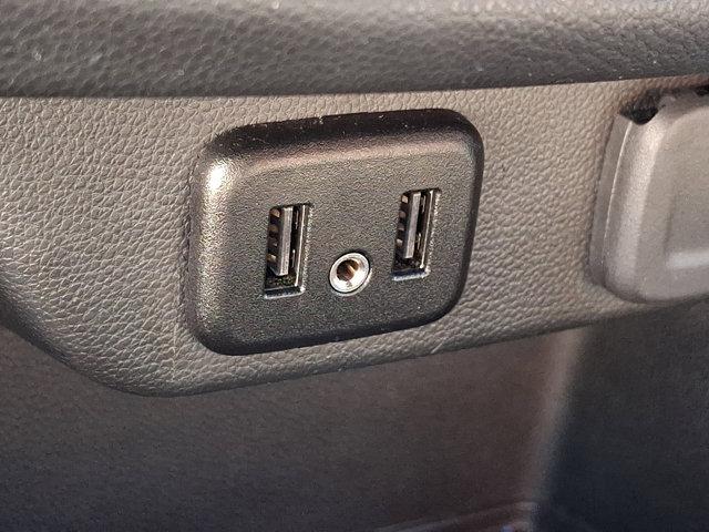 2023 Chevrolet Traverse AWD LT Cloth