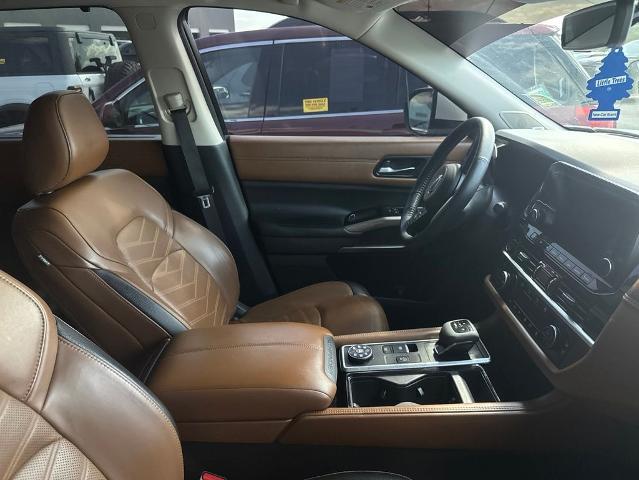 2024 Nissan Pathfinder Platinum 4WD