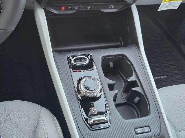 2026 Jeep Cherokee Laredo 4x4