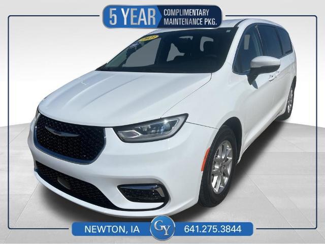 2023 Chrysler Pacifica Touring L for sale in Newton, IA