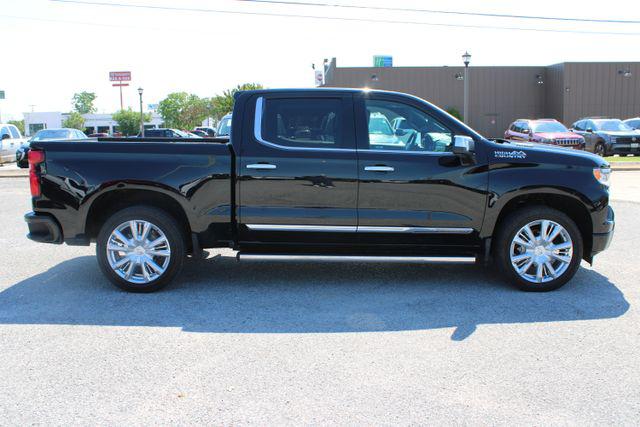 2022 Chevrolet Silverado 1500 4WD Crew Cab Short Bed High Country