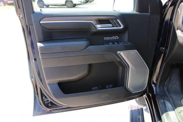 2022 Chevrolet Silverado 1500 4WD Crew Cab Short Bed High Country