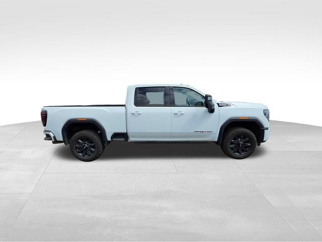 2024 GMC Sierra 2500HD 4WD Crew Cab Standard Bed AT4