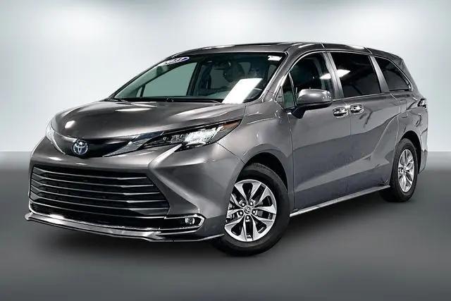 2023 Toyota Sienna XLE