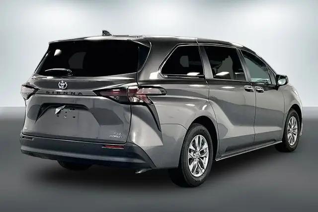 2023 Toyota Sienna XLE