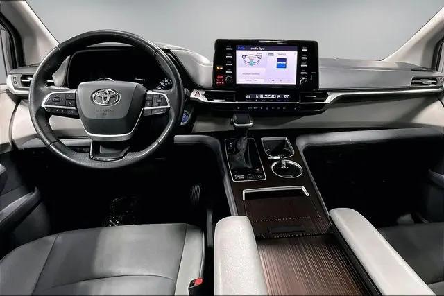2023 Toyota Sienna XLE