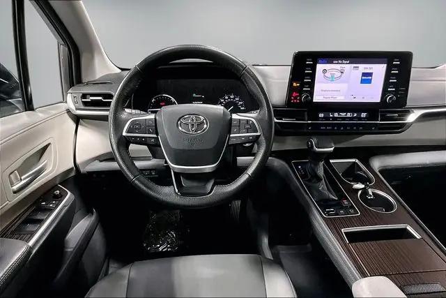 2023 Toyota Sienna XLE